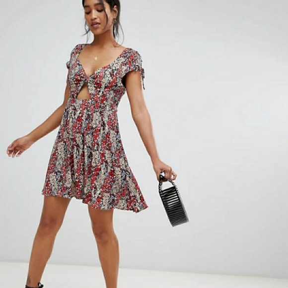 Free People Dresses & Skirts - 🔥HP🔥Free People Sz Med Miss Right Floral Dress